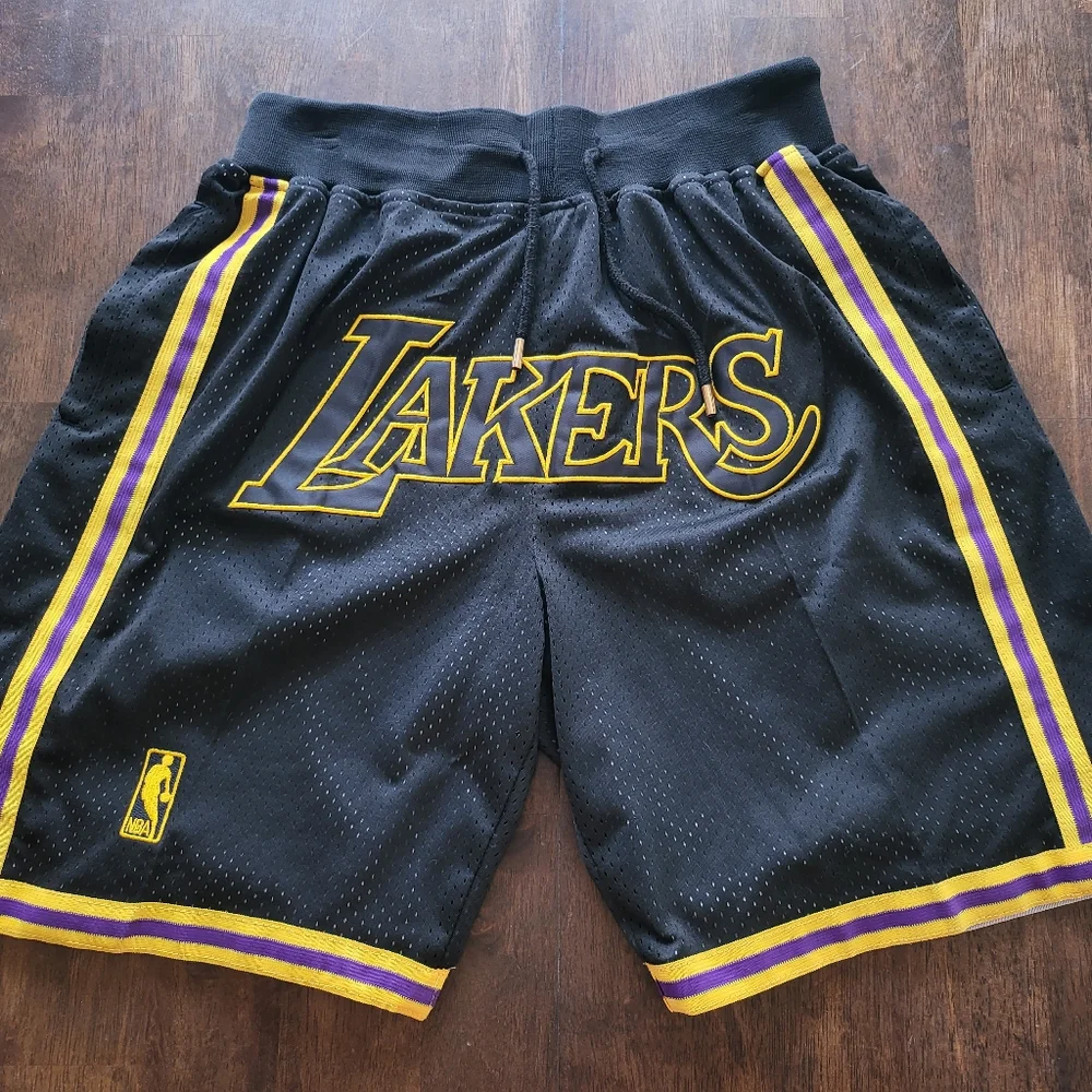 Los Angeles Lakers - Picture 1 of 5